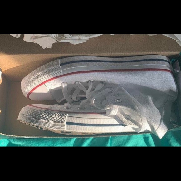 ❌SOLD❌ NWT White Converse High Tops - Picture 3 of 3